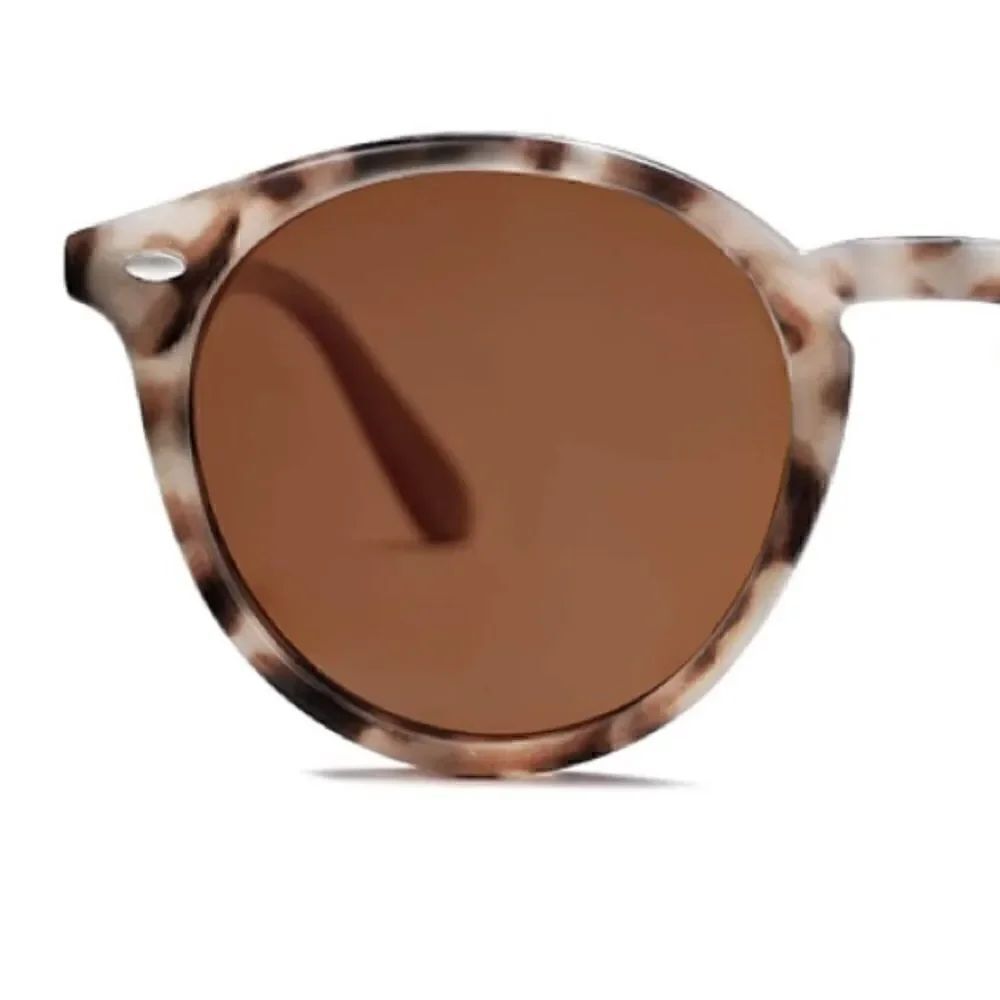 Round Retro Sunglasses    - Picture 3 of 3